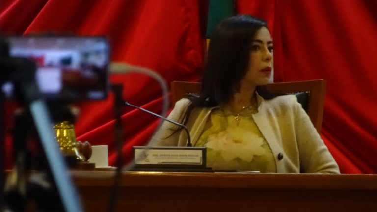 LA PROHIBICIÓN LOCAL DE CONSUMO DE PLÁSTICOS NO ES SUFICIENTE
